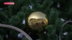 ГЛАВНУЮ ЁЛКУ ПРОДОЛЖАЮТ УКРАШАТЬ В СТОЛИЦЕ КАМЧАТКИ • БЕЗ КОММЕНТАРИЕВ