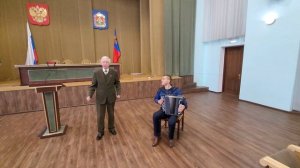 В земле солдат