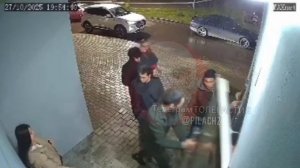 Бородач неприятно удивил жителей дома в Калуге (3)