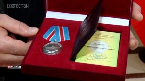 После обращения в ходе Прямой линии Сергей Меликов вручил госнаграду Ренату Габибову