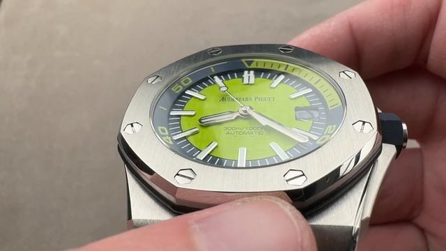 Обзор часов Audemars Piguet Royal Oak Offshore Diver Lime Green 15710ST.OO.A038CA.01