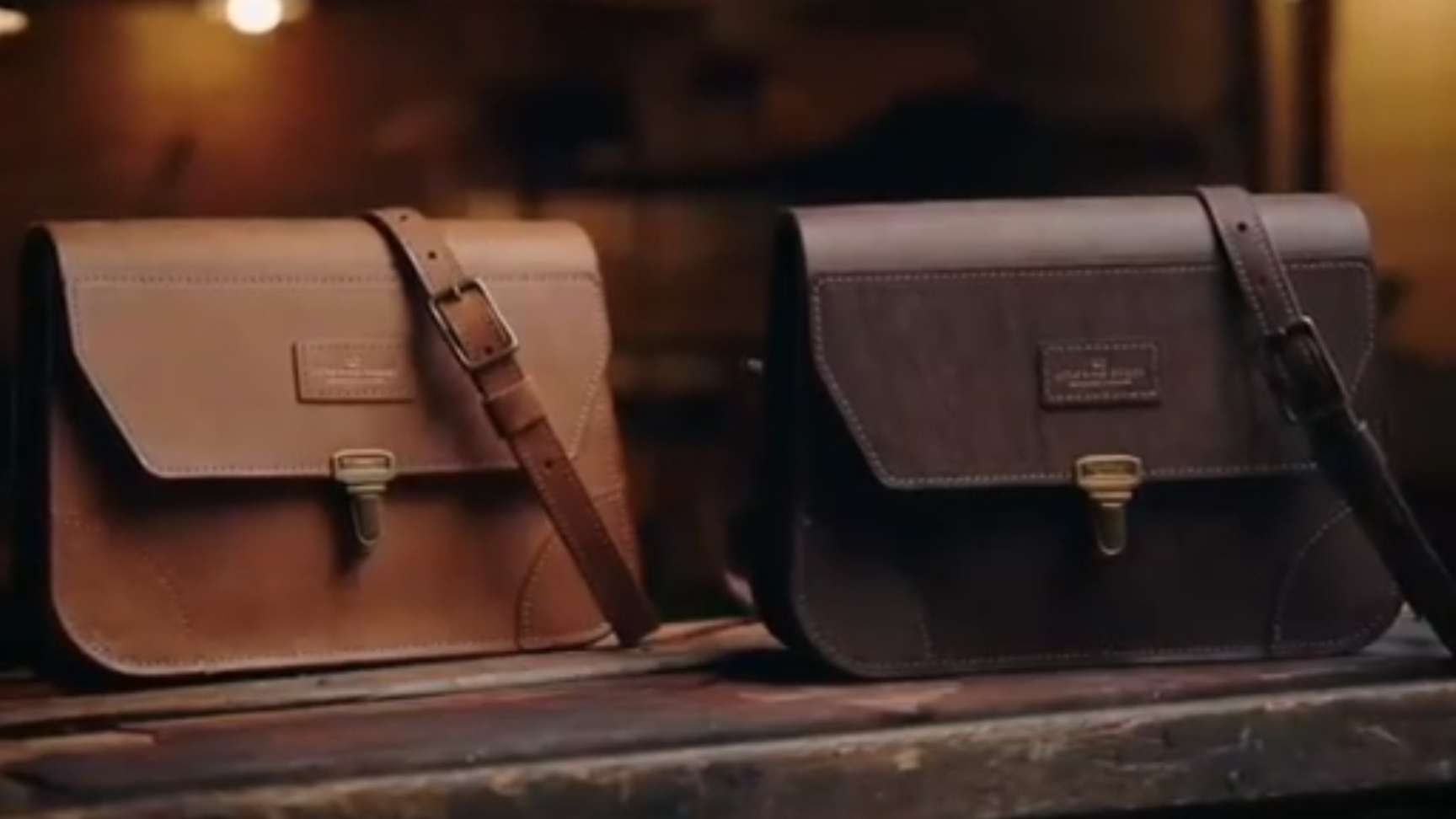 Как сделать кожаную сумку через плечо в стиле 1920х