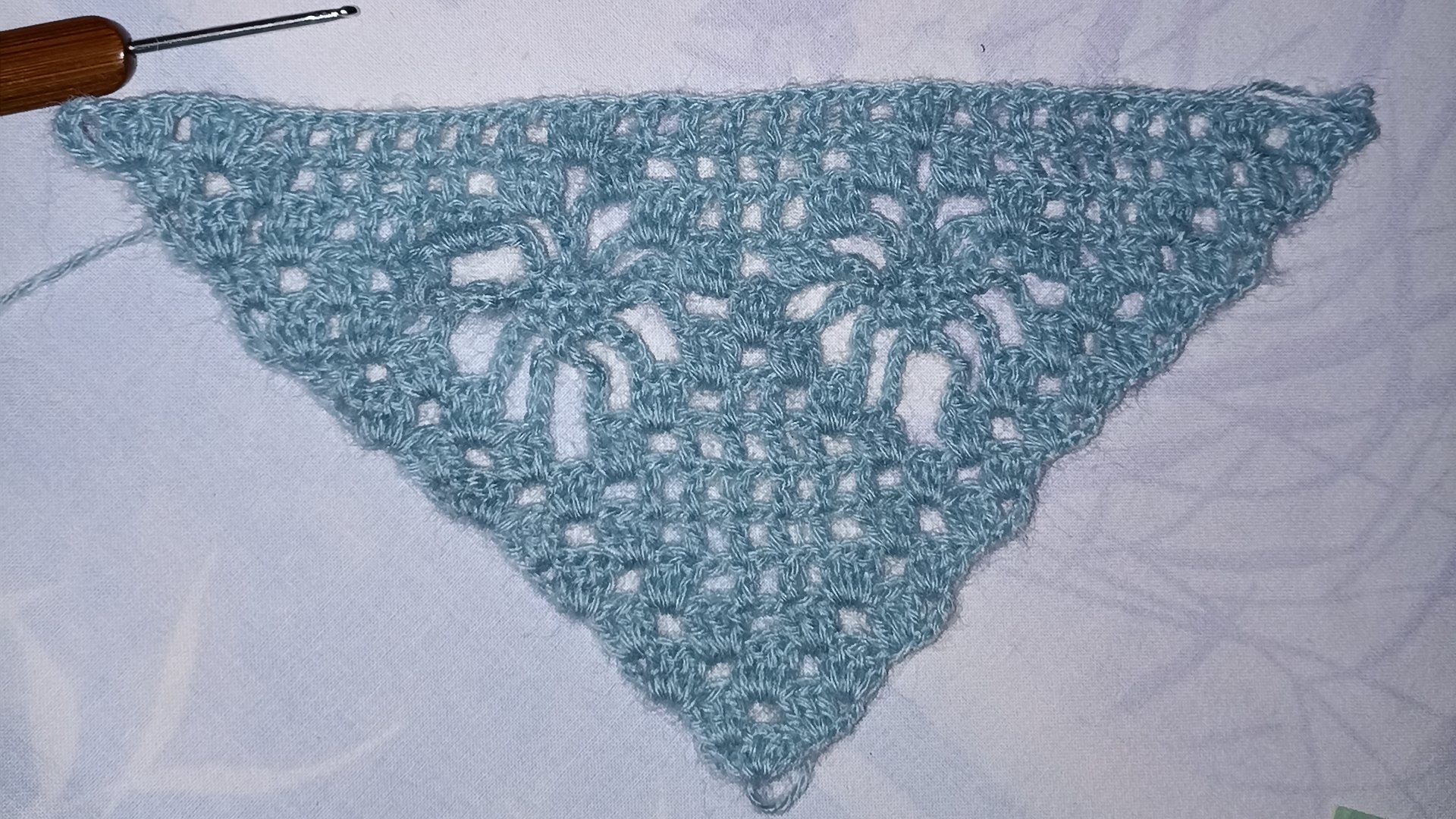 Узор ,, Паучки ,, для шали крючком.