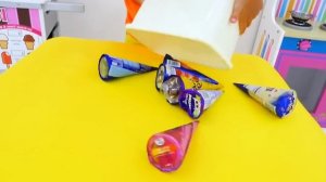 Ники как продавец мороженого!