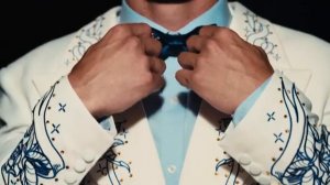 Майонез с блеском: Hellmann's создал галстук-бабочку с потайным дозатором