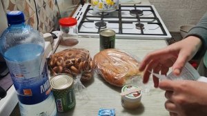 Чуть в мусорку не въехала. Оставили машину в городе