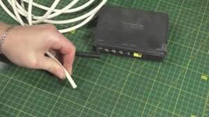 Просто подключите к антенне WiFi роутера кусок кабеля и вы УДИВИТЕСЬ!