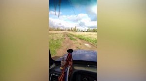 Полное бездорожье в селе Полюшко создает неудобства многодетным семьям