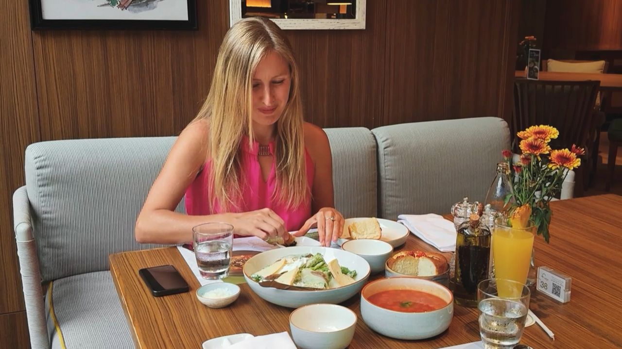 Завтрак - огонь! Чем кормят в знаменитом "Хаятте" в Таиланде смотреть онлайн