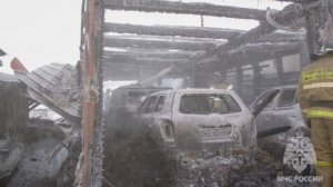 В Якутске при пожаре в гаражах погиб человек, его личность устанавливается