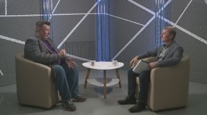 Говорит и показывает