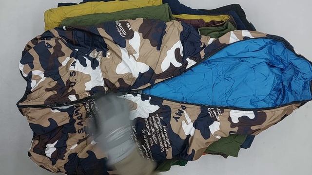 Безрукавки (жилетки) брендовые (~90% муж) секонд оптом 1 пак