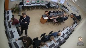 Госавтоинспекторы уличили омичку в недобросовестной сдаче экзамена на знание ПДД