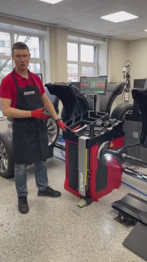 BRIGHT CB78NP - Балансировочный стенд с пневмозажимом, ЖК-монитор, режим диагностики