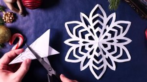 Как сделать снежинку из прямоугольной бумаги. Легкий мастер-класс для детей и взрослых!