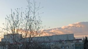 То ли горы вдали,то ли облака