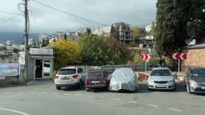 Ялта. По ул.Халтурина, от развилки, вниз до ул.Кирова. 04.11.2025. Крым. Crimea. Yalta.