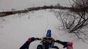 ПЕРВЫЙ РАЗ НА СНОУБАЙКЕ. yamaha yz450. vortex 137