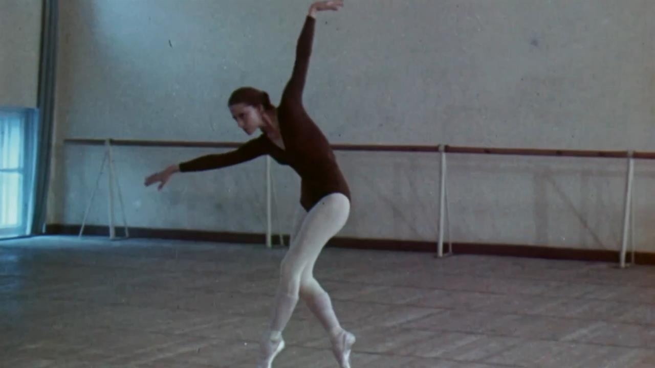 На Первом канале покажут документальный фильм к 100-летию Майи Плисецкой