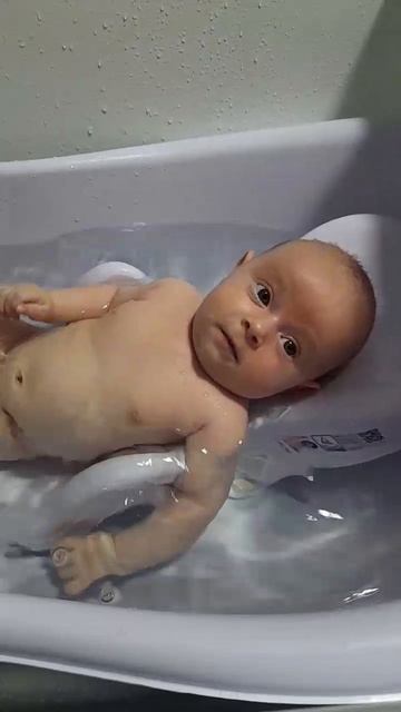 2 месяца, 5 дн. (27 сен.2022) В ванночке