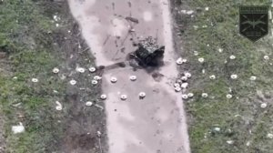 🇷🇺Российский дрон крайне умело расчищает минное заграждение…