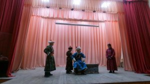 АГЫН ТОЙРОГОЙ ҺУРГУУЛИНУУДАЙ ТЕАТРАЛЬНА БҮЛГЭМҮҮДЭЙ МҮРЫСӨӨН