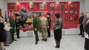 251121 В четвертой школе открыли  мемориальную доску памяти  герою СВО  Андрею Лобкову