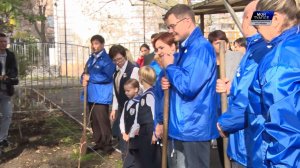 На территории школы № 6открыли памятник морякам- пехотинцам и питомник реликтовых растений.