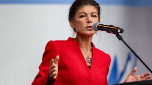 Вагенкнехт: для завершения конфликта нужно снять антироссийские санкции