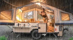 Кемпинг в сильный дождь с новым прицепом палаткой.