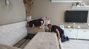 ОБЫЧНАЯ ЖИЗНЬ В СЕЛЕ/ ДИВАН СЛОМАЛА