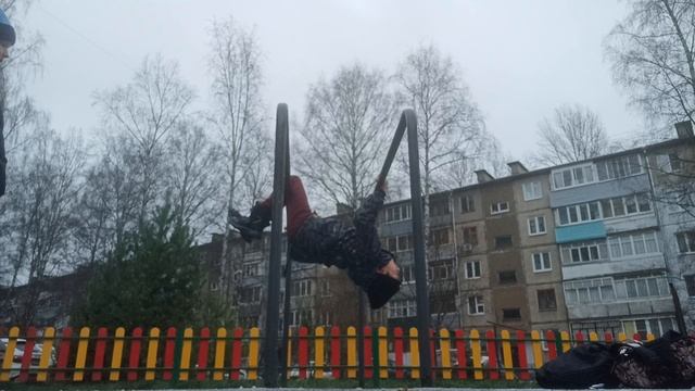 Варкаут. Учим с Даней трюк БОЧКА!!