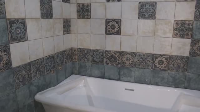 Рабочие хитрости при облицовки санузла фактурной плиткой. #топ #new#diy