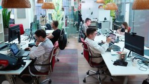 Юрист рассказал о требованиях к внешнему виду сотрудника в компаниях