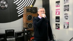 поет Владимир Стогов