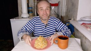 ужин с Рыжулей. как радостно смотреть как кот ест. мукбанг. обжор. еда на камеру. диета. шизофрения.