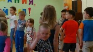 Танцует на выпускном (репетиция)