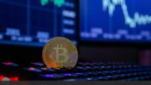 Экономист назвал причины обвала биткоина ниже $85 тыс. и дал прогноз до конца года