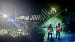 Вагоны с углем сошли с рельс в Иркутской области и перекрыли путь для пассажирских поездов