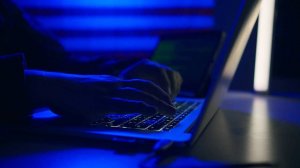 Мошенник поневоле: мужчину освободили и вернули домой после месяцев киберрабства