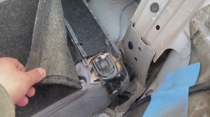 KiA Spectra КАК КРЕПИТСЯ ЗАДНЯЯ СПИНКА СИДЕНЬЯ