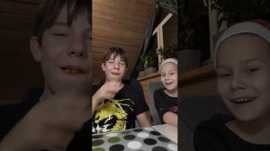 сегодня особенный стрим с моей сестрой