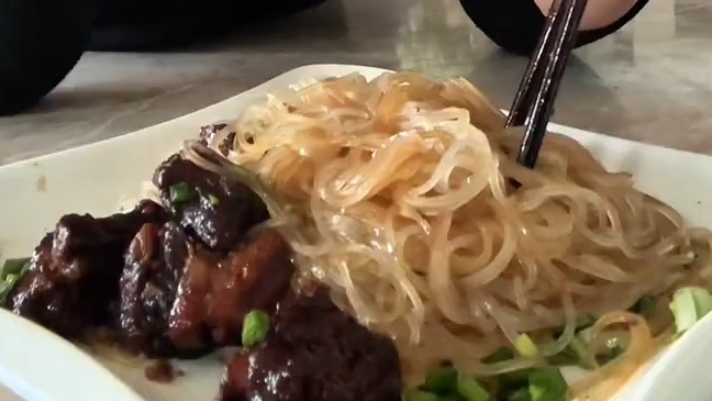 МЯСО ПО-КИТАЙСКИ с рисовой лапшой...🍝🥩😋    Рецепт ⤵️