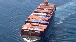 У берегов Лос-Анджелеса взорвался и загорелся контейнеровоз