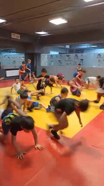 Кувырок, защита, атака. Вольная борьба СПАРТА 48 смотреть онлайн