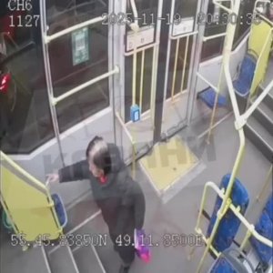 В Казани женщина умерла после падения в трамвае