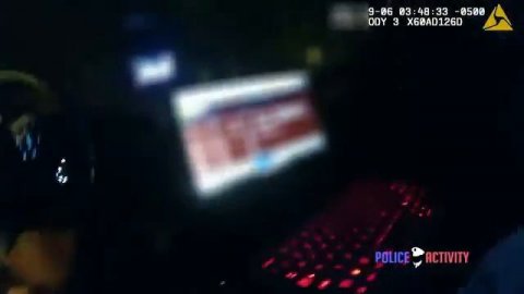 Чикагский полицейский застрелил подозреваемого, которого прижали к земле