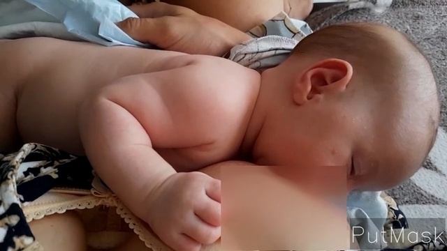 26 дней  ( 17 августа 2022) Кушает