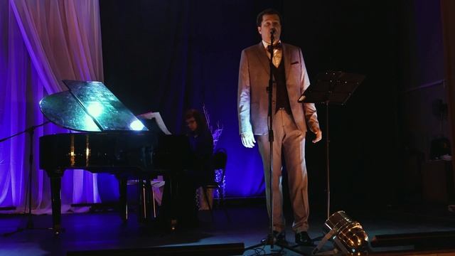 Тема любви из к/ф «Крёстный отец» - исполняет Александр Стрижиченко, за роялем Ирина Муравлёва