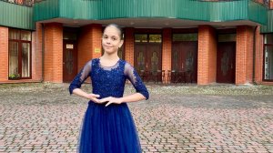 "Спасибо вам, люди!" из к/ф "По семейным обстоятельствам" (муз. Э. Колмановского, сл. М. Танича)